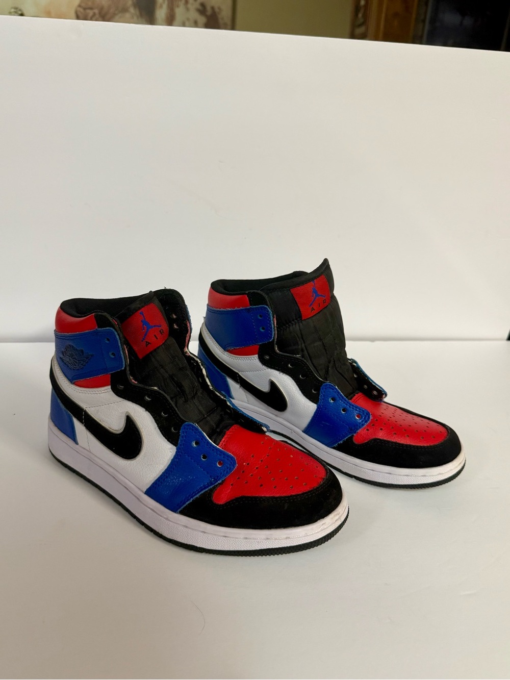 Jordan Kids High-Top Sneakers in Red, Blue, Black, White